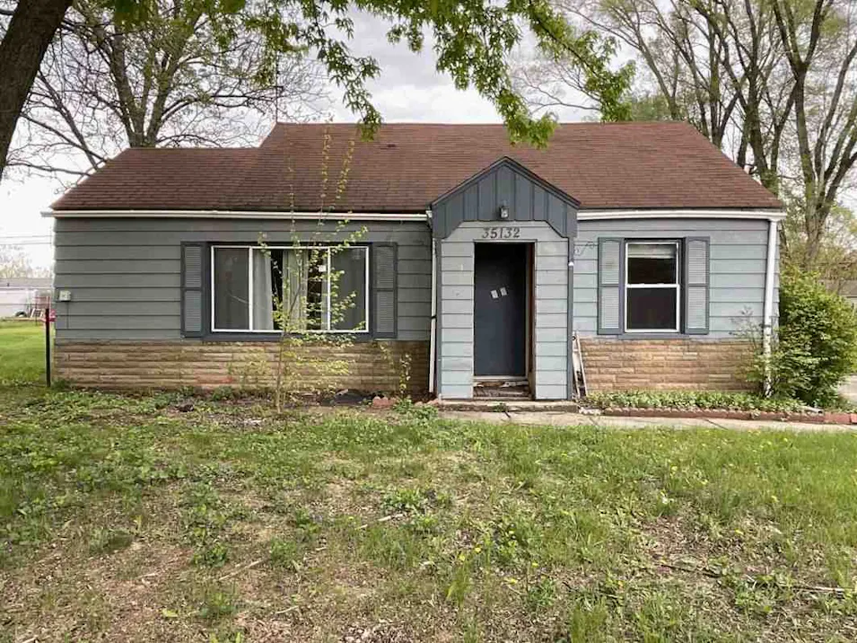 35132 Avondale St Westland, MI 48186, Wayne County