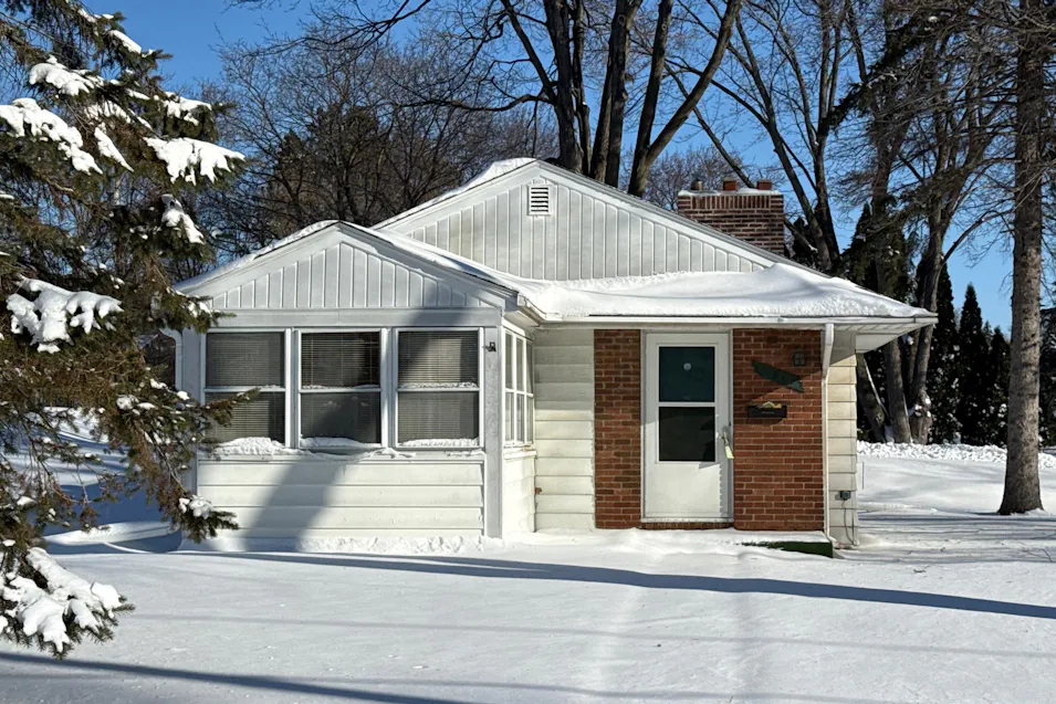 2901 Kyle Ave N Golden Valley, MN 55422, Dakota County