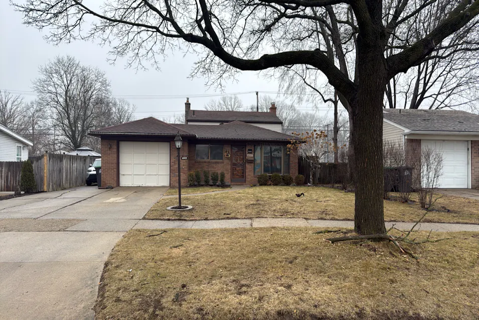 8269 Ziegler St Taylor, MI 48180, Wayne County