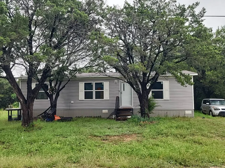 4423 W Oak Trl Granbury, TX 76048, Hood County