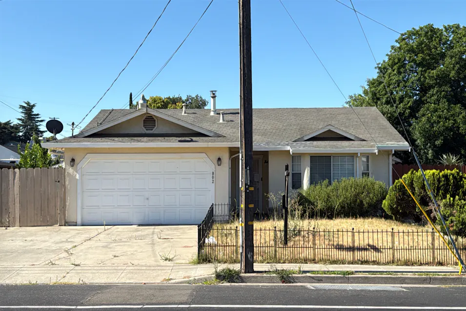 802 W Center St Manteca, CA 95337, San Joaquin County