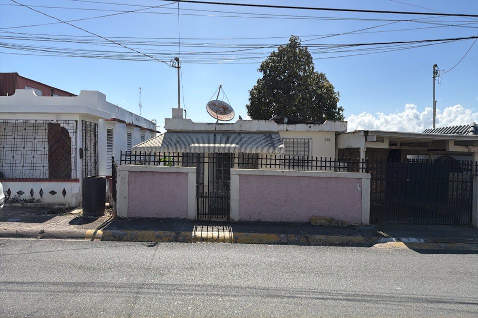 516 Comerio Bo Cerro Gordo Bayamon, PR 00956, Bayamon County