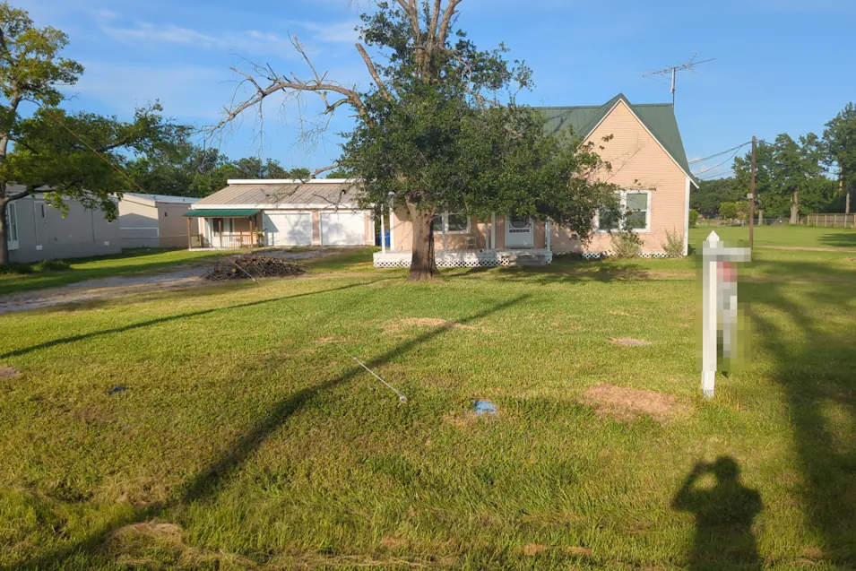 109 Maple St Highlands, TX 77562, Harris County