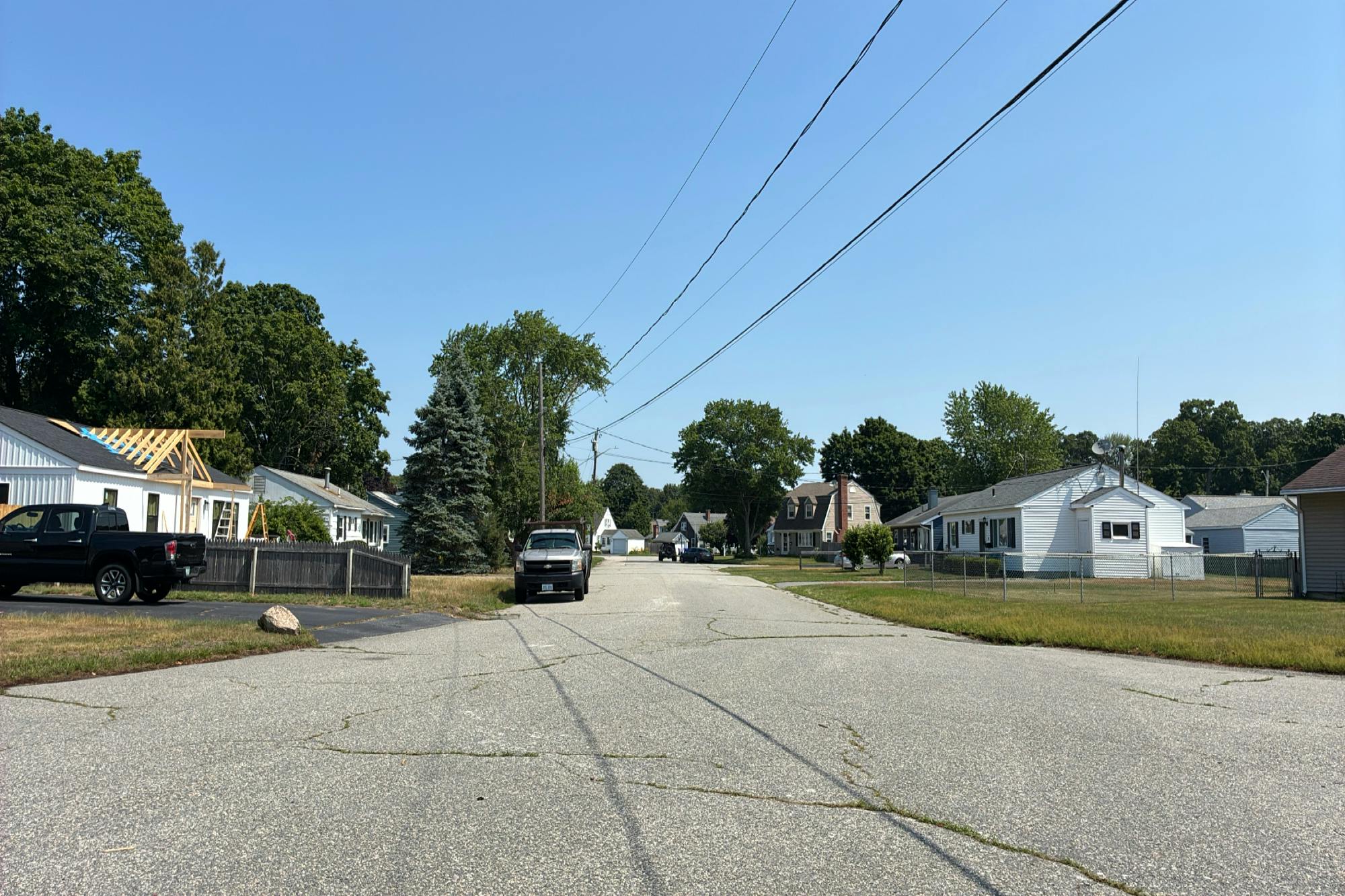 Leroy Dr, Riverside, RI 02915