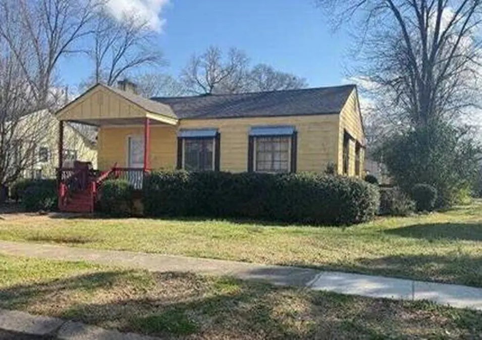 609 39th Pl Fairfield, AL 35064, Jefferson County