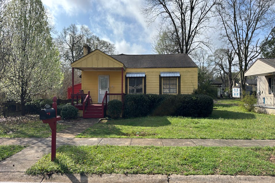 609 39th Pl Fairfield, AL 35064, Jefferson County