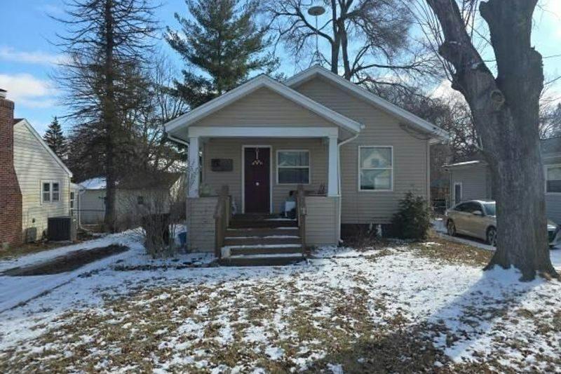 Cynwood St, Lansing, MI 48906