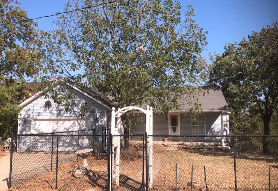 26 W Hilltop Road McAlester, OK 74501, Pittsburg County