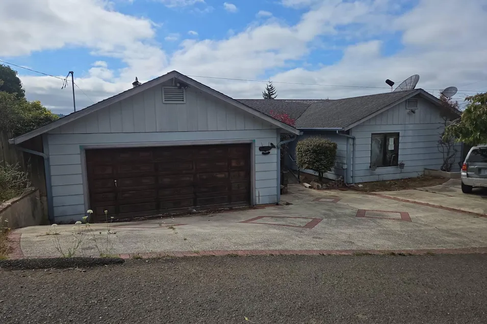 617 10th Ct Coos Bay, OR 97420, Coos County