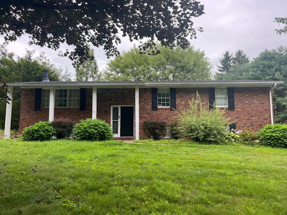 400 Cherokee Dr Butler, PA 16001, Butler County