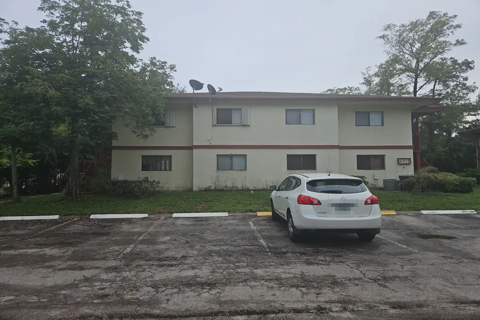 4311 NW 19th Street, #4 Lauderhill, FL 33313, Broward County