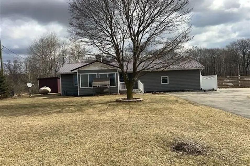 288 30th Ave Six Lakes, MI 48886, Montcalm County
