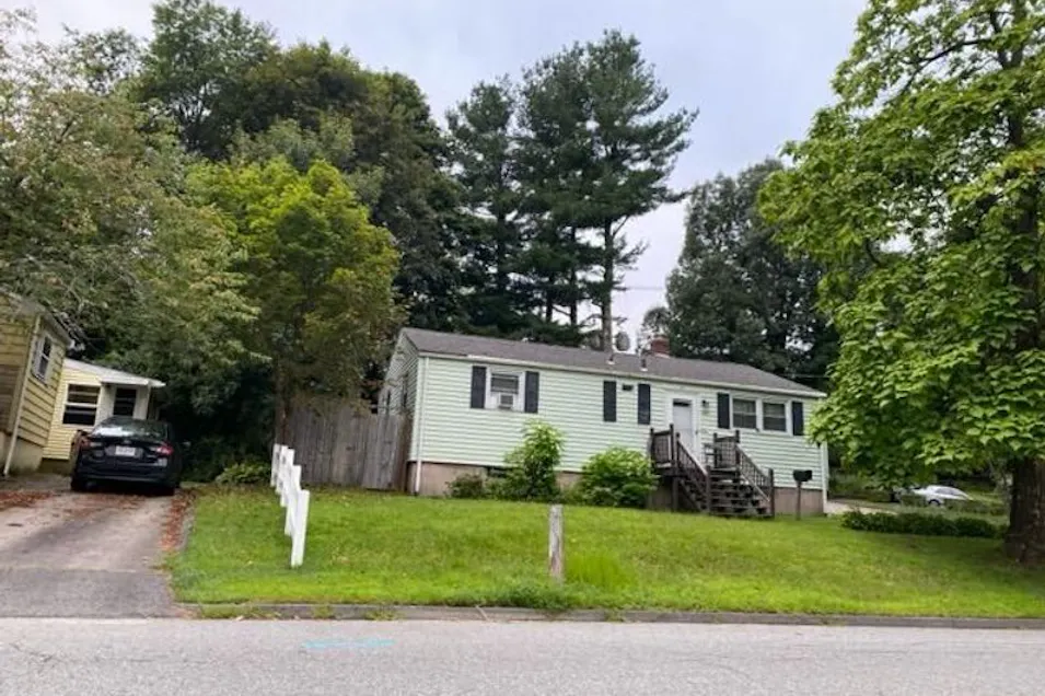 266 Saint Nicholas Avenue Worcester, MA 01606, Worcester County