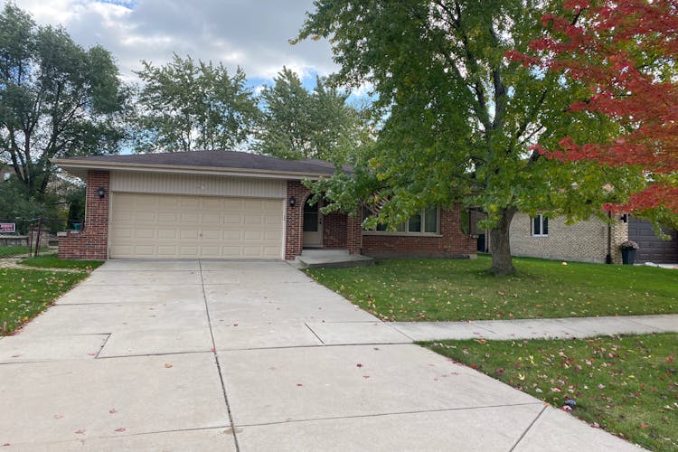 1128 Covington Dr, Lemont, IL, 60439, USA
