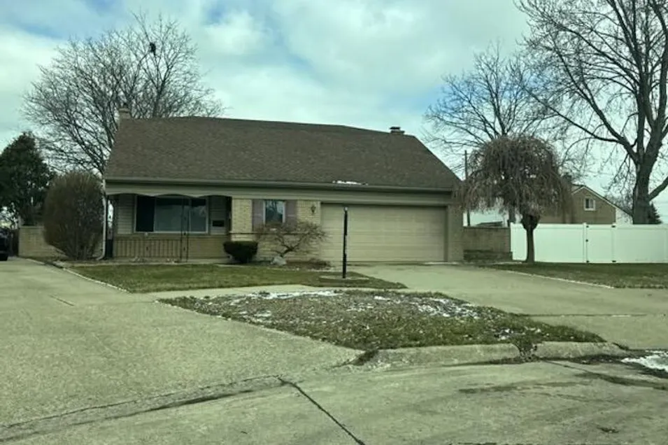 28685 Malvina Ct Warren, MI 48088, Macomb County