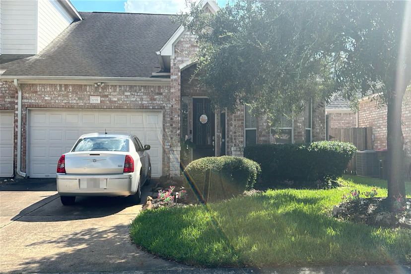 10351 Solitaire Cir
