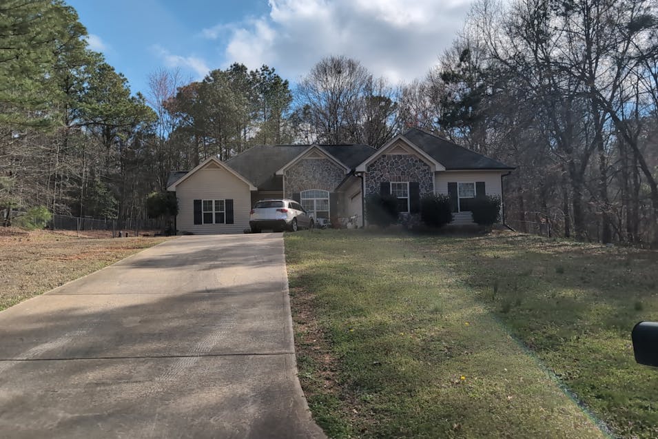 126 Red Oak Dr Barnesville, GA 30204, Lamar County