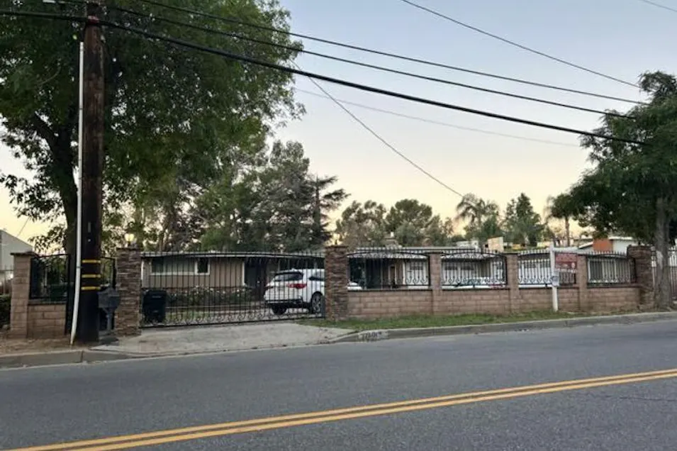 12801 Gladstone Ave Los Angeles, CA 91342, Los Angeles County