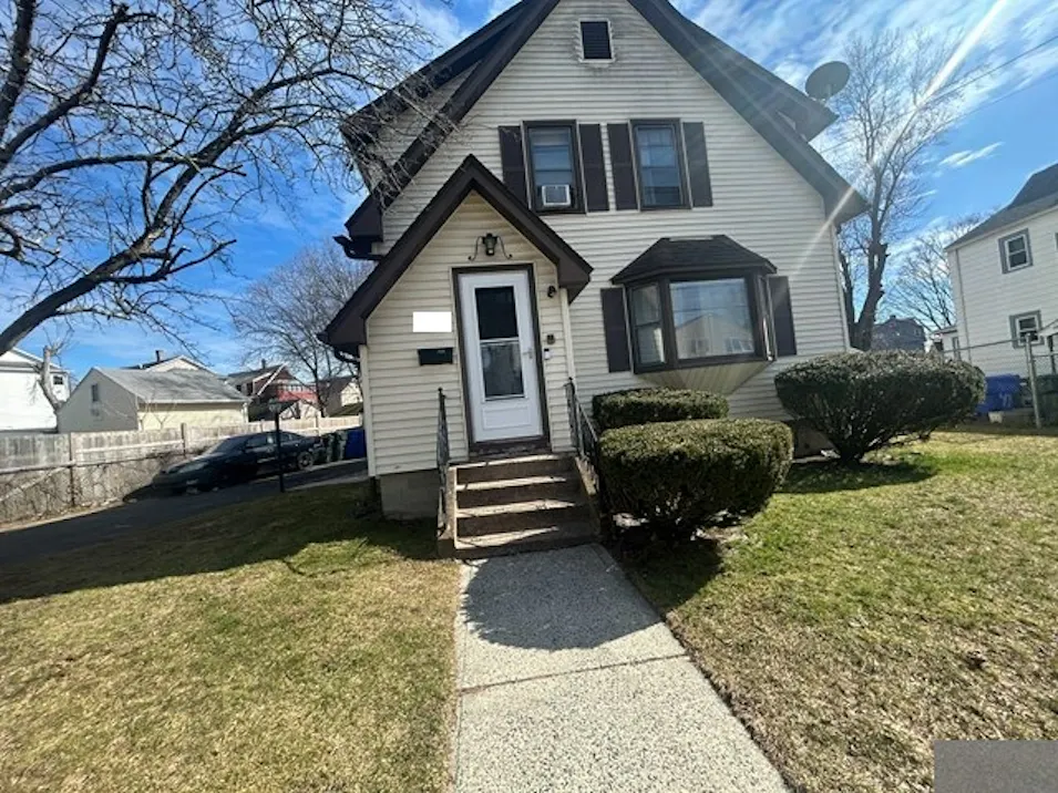 51 Daniel St East Hartford, CT 06108, Hartford County