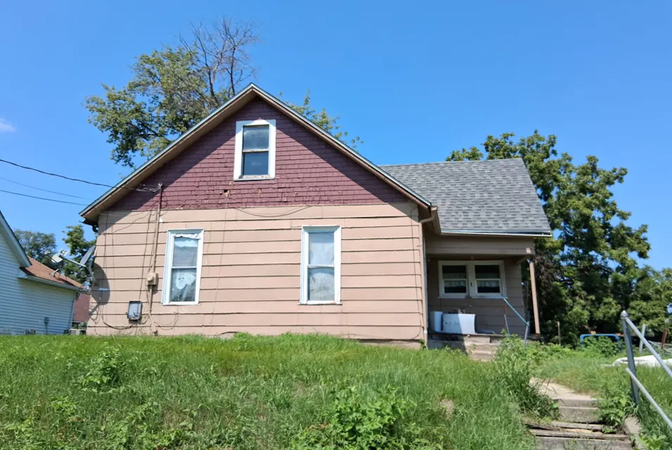 1216 Fremont St Des Moines, IA 50316, Polk County