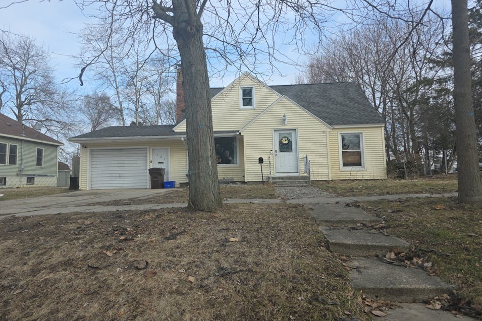 121 E Pine St Fremont, MI 49412, Newaygo County