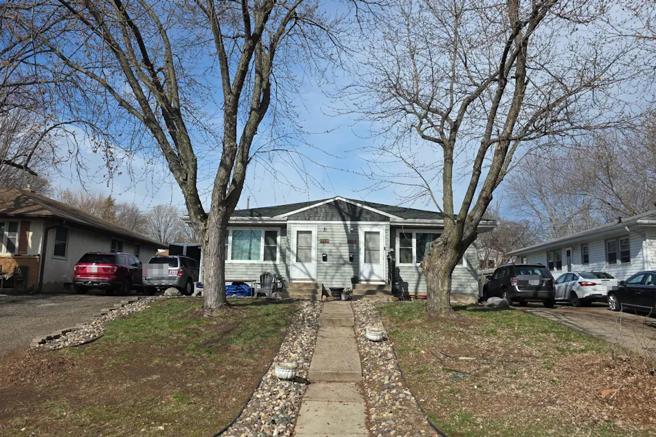 1230-1232 8th Ave S South Saint Paul, MN 55075, Dakota County