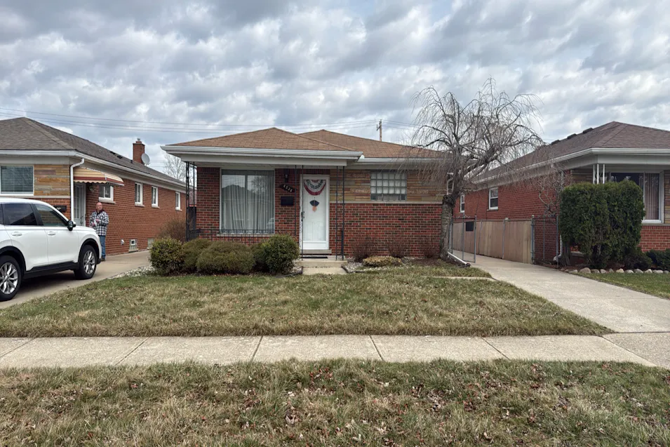 6536 Kingsbury St Dearborn Heights, MI 48127, Wayne County
