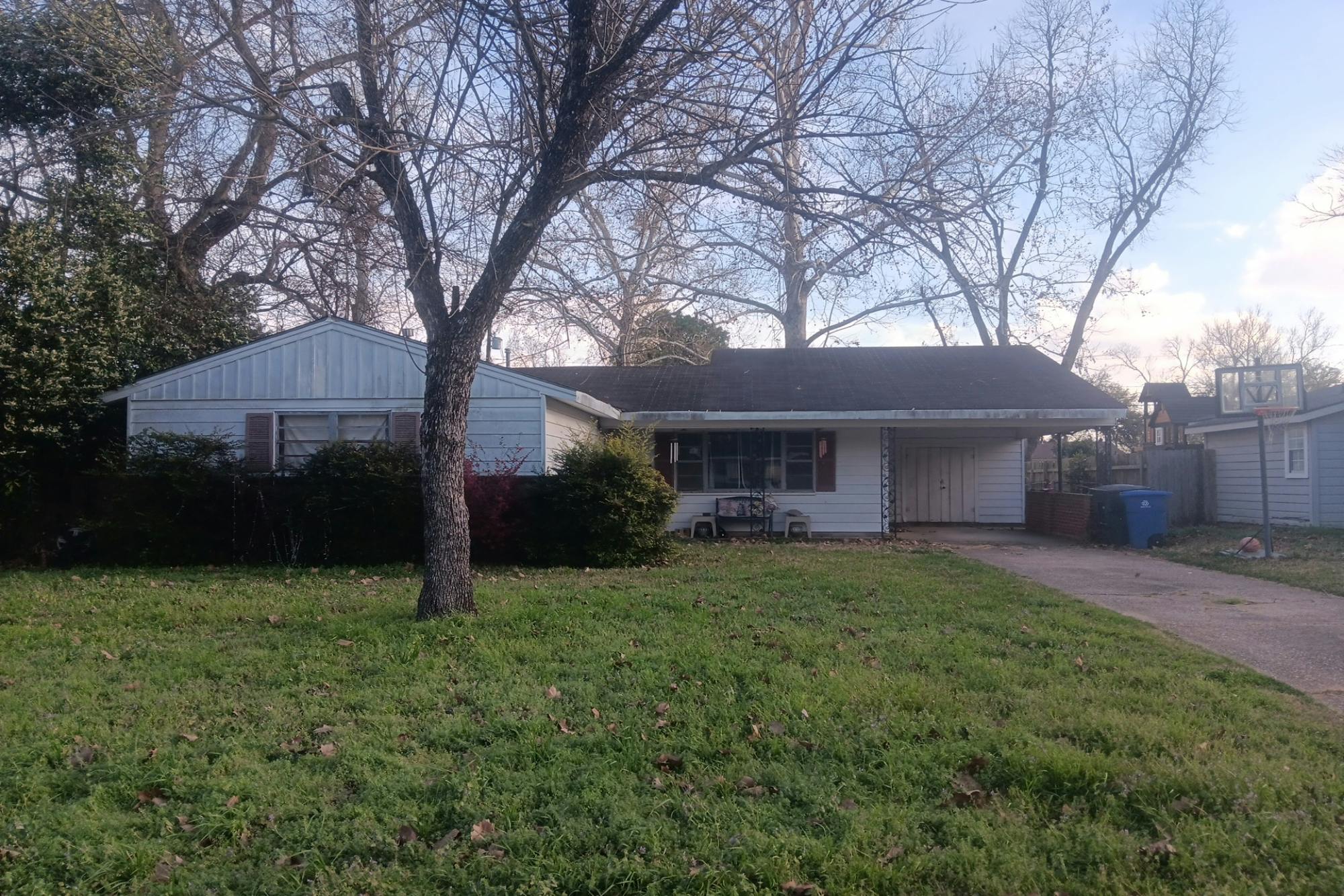 Bruce Ave, Shreveport, LA 71105