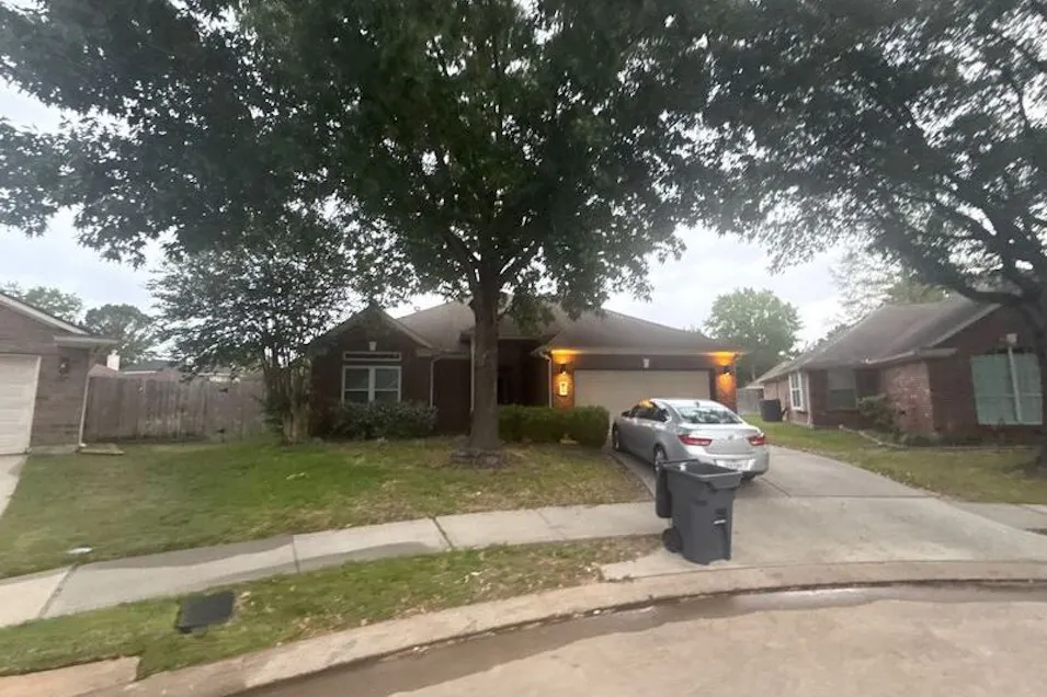10226 Squirehill Ct Houston, TX 77070, Harris County
