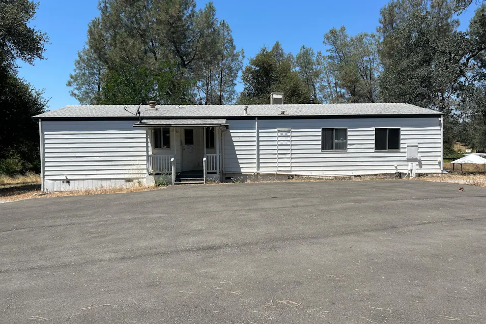 21274 Lela Ln Redding, CA 96003-7559, Shasta County