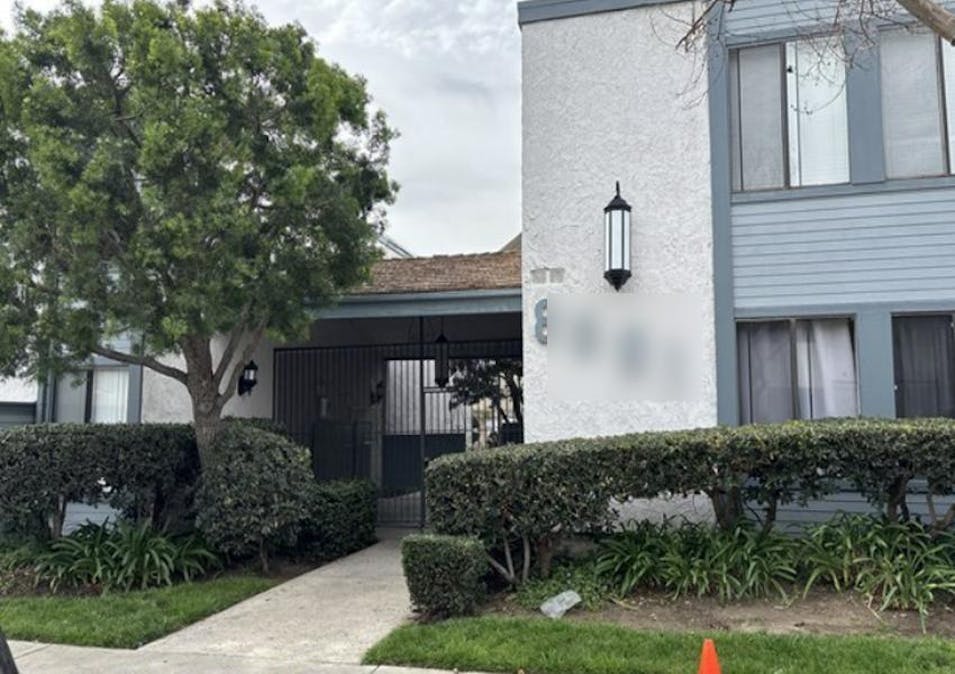 8801 Independence Ave #11 Canoga Park, CA 91304, Los Angeles County