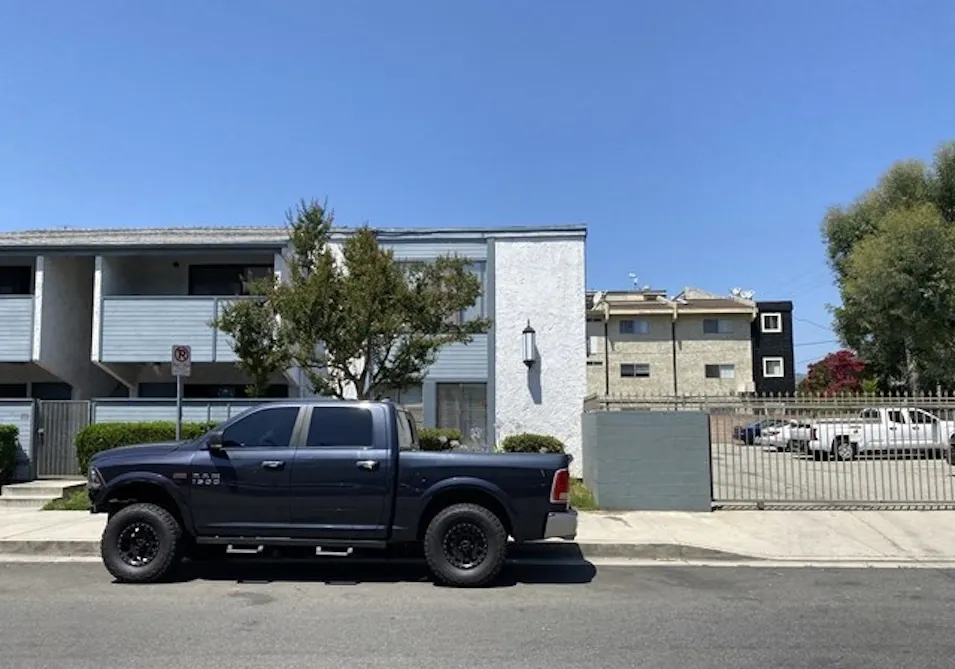 8801 Independence Ave #11 Canoga Park, CA 91304, Los Angeles County