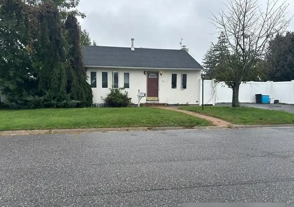 30 Jenkins Ave Babylon, NY 11703, Suffolk County