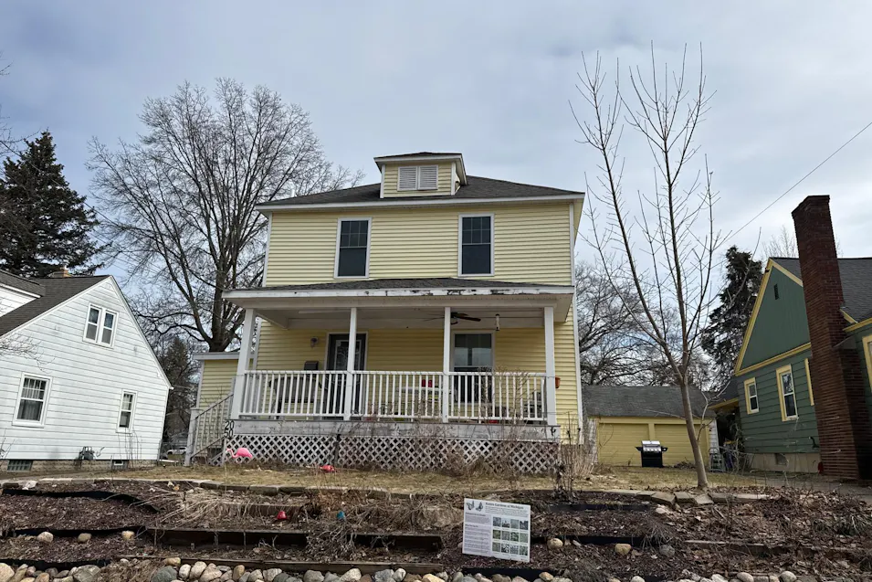 2050 Eastern Ave NE Grand Rapids, MI 49505-4211, Kent County