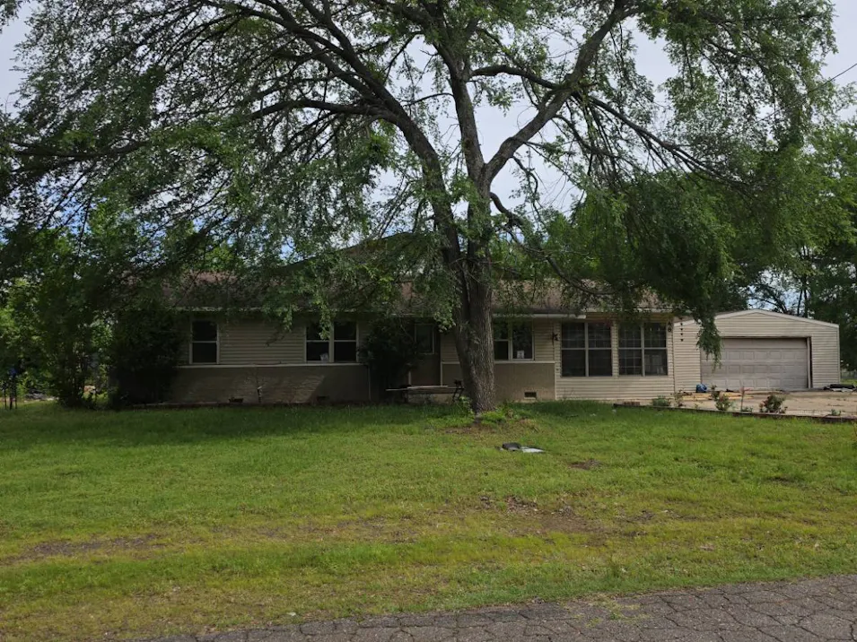 48 West Ellington Street Magazine, AR 72943, Logan County