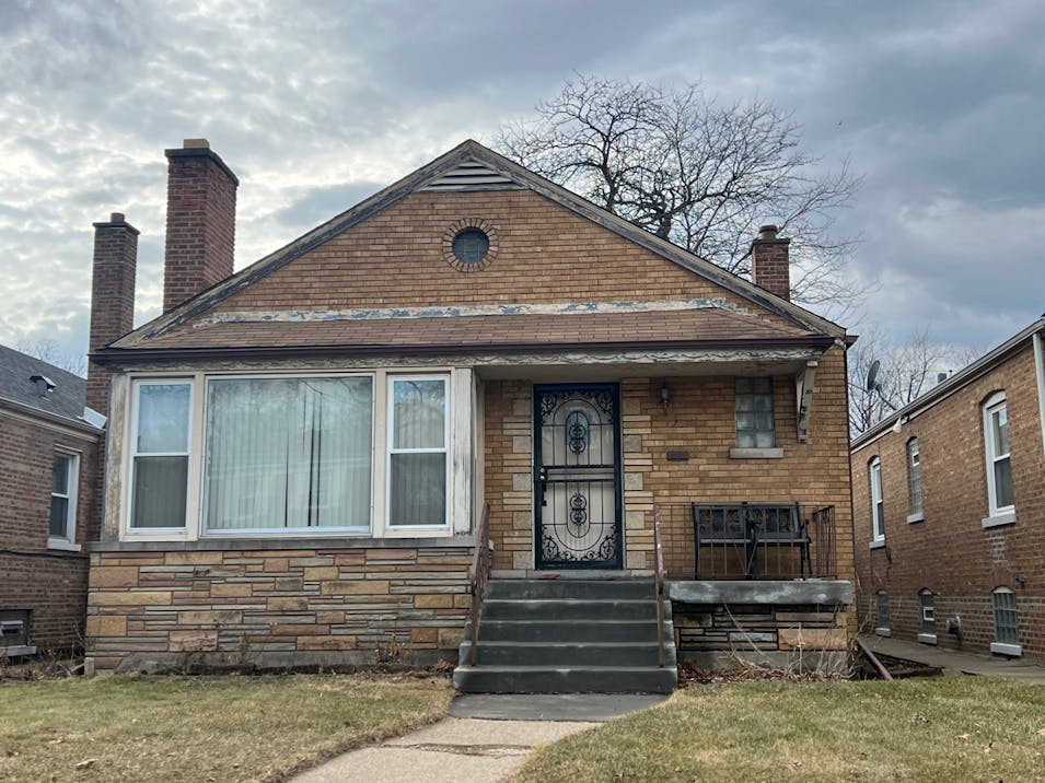 8850 S Cregier Ave. Chicago, IL 60617, Cook County