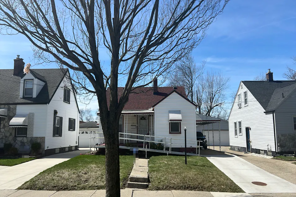 17 N Ardmore St Pontiac, MI 48342-2701, Oakland County