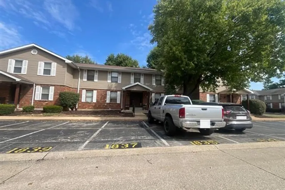 1837 High Sun Dr Florissant, MO 63031, St Louis County