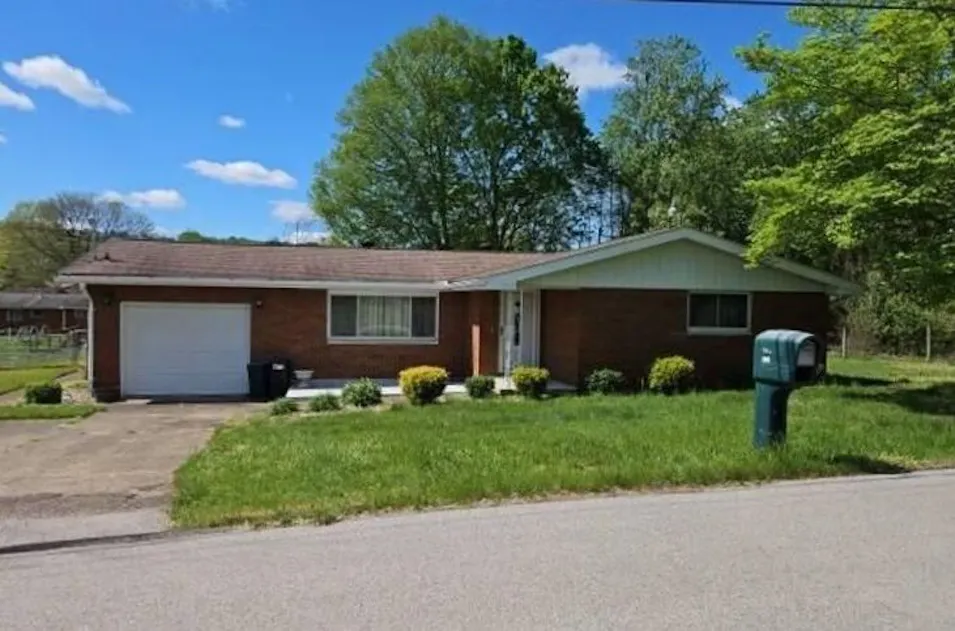 142 Orange Dr Williamstown, WV 26187, Wood County