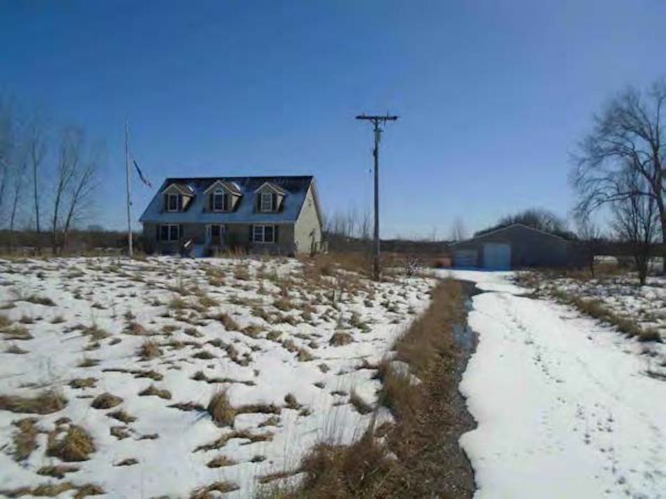 615w Burnside Rd Fostoria, MI 48435, Tuscola County