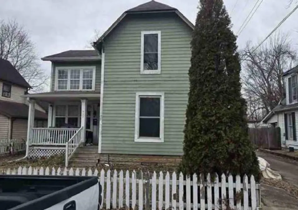 921 Lincoln St Anderson, IN 46016, Madison County