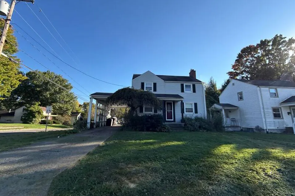 1430 Glenwood Dr Sharon, PA 16146, Mercer County