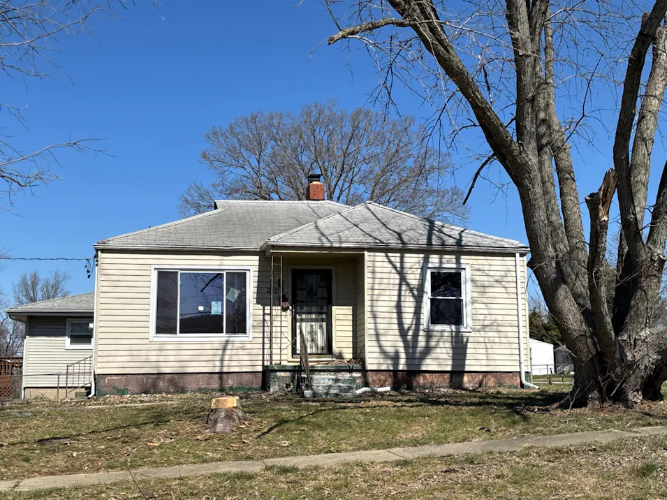 2104w Packard St Decatur, IL 62522, Macon County