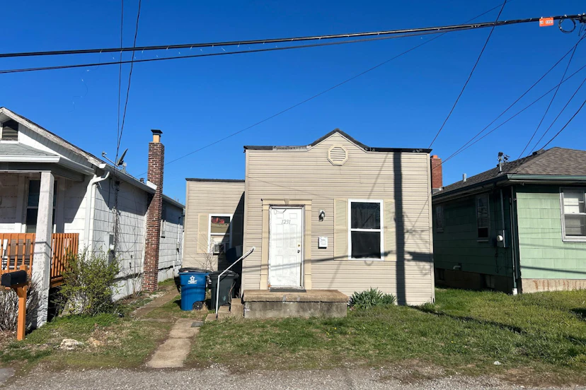 1231 Dammert Ave