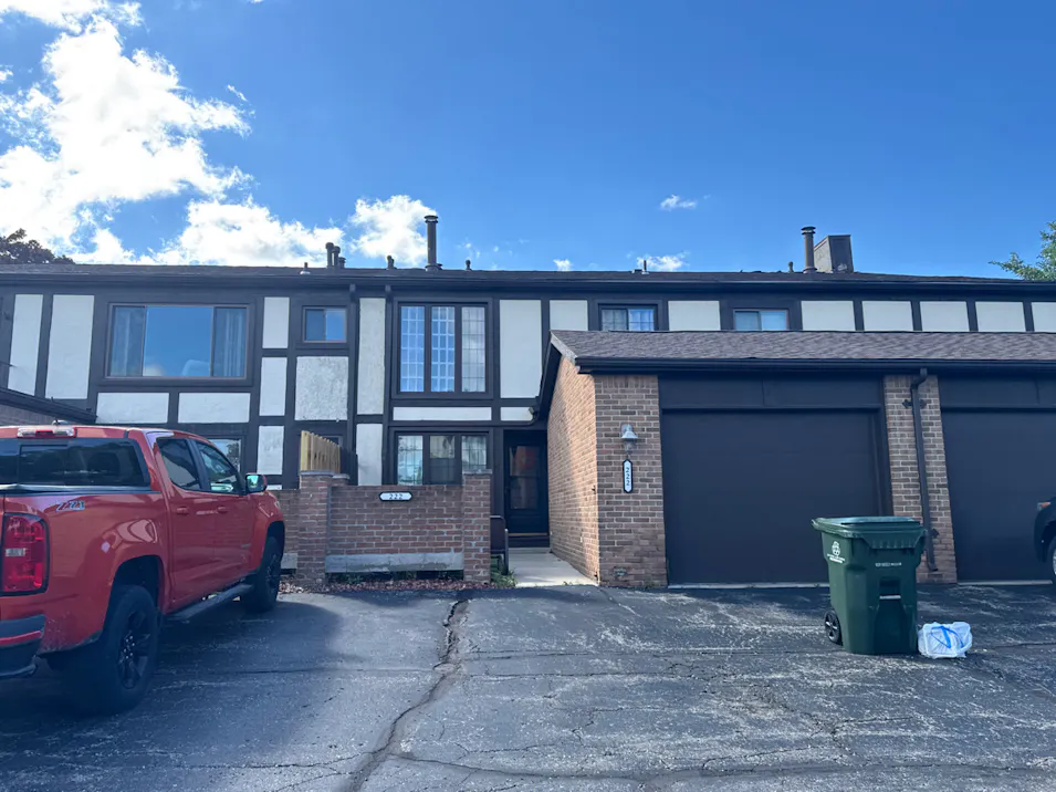 222 Country Club Dr Saint Clair Shores, MI 48082, Macomb County
