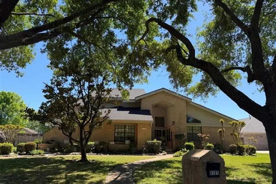 8207 Frontenac Drive Houston, TX 77071, Harris County