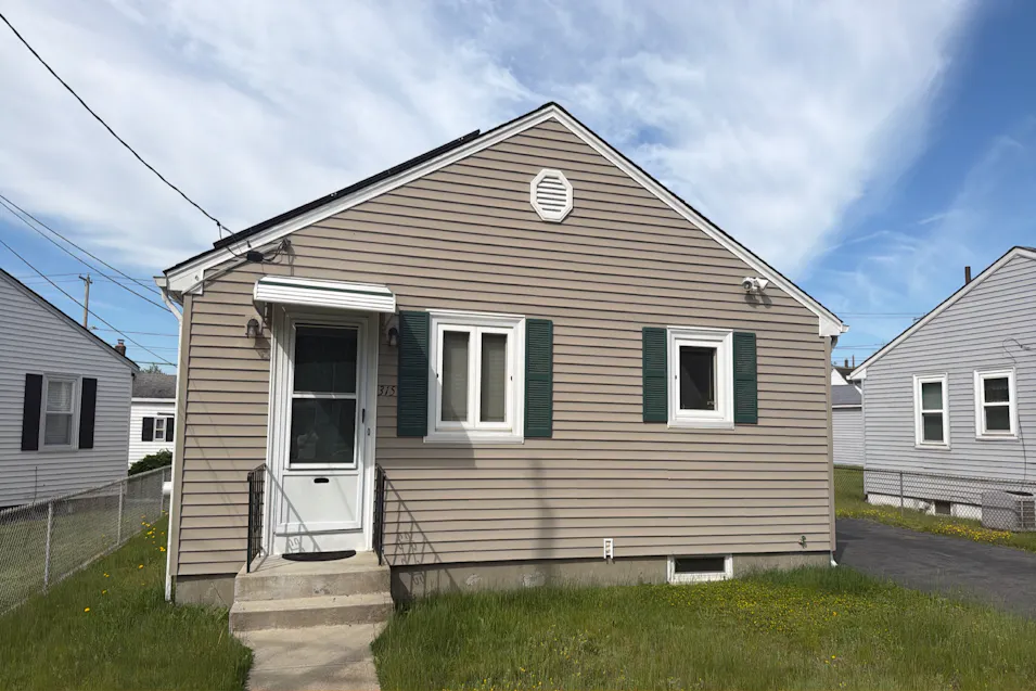 315 Rhode Island Avenue Pawtucket, RI 02860, Providence County