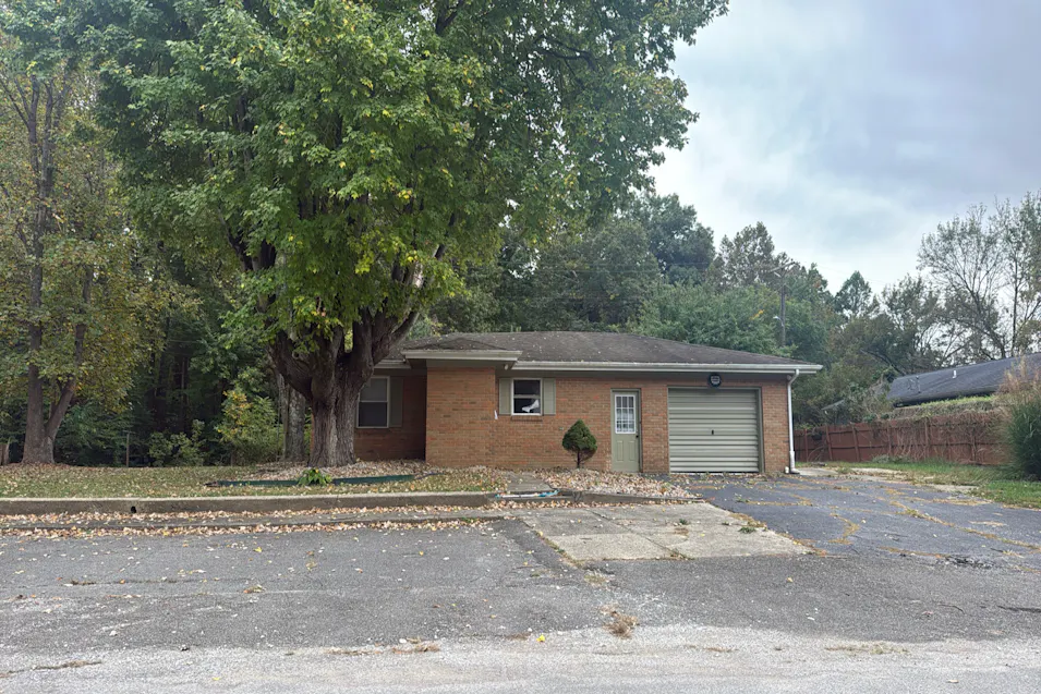 123 Earle St Crane, IN 47522-7401, Martin County