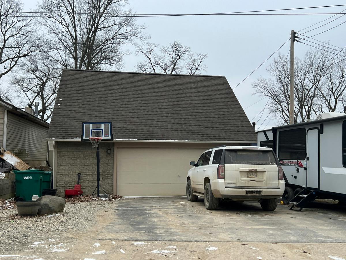 Silver Birch Rd, Ortonville, MI 48462