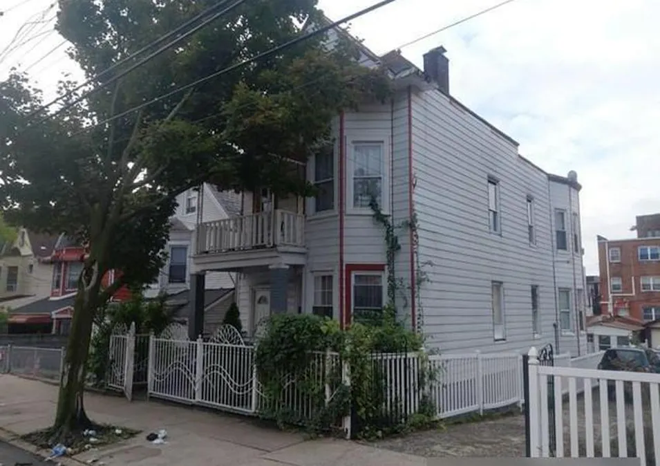 738 East 229th Street Bronx, NY 10466, Bronx County